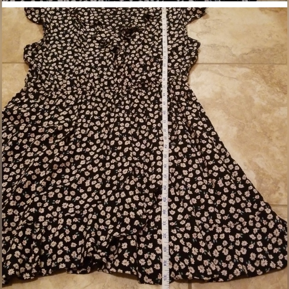 Arizona Jean Company faux wrap print mini dress with ruffled edges - Picture 3 of 7